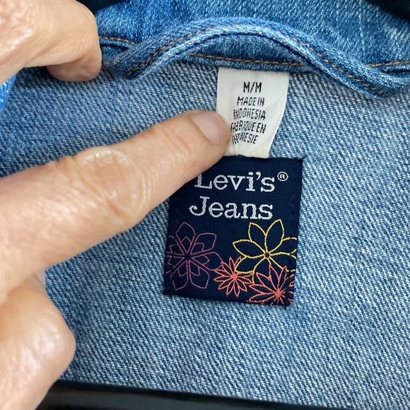 Levi’s denim jacket - Picture 4 of 7